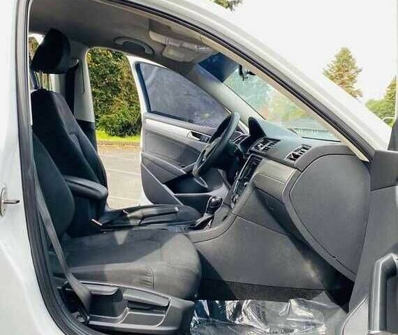 Білий Фольксваген Пассат, об'ємом двигуна 1.8 л та пробігом 90 тис. км за 8000 $, фото 5 на Automoto.ua