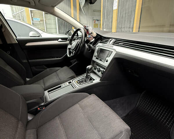 Белый Фольксваген Пассат, объемом двигателя 1.97 л и пробегом 260 тыс. км за 14500 $, фото 15 на Automoto.ua