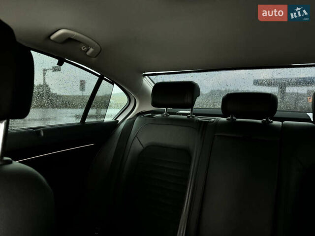 Белый Фольксваген Пассат, объемом двигателя 1.97 л и пробегом 206 тыс. км за 25000 $, фото 21 на Automoto.ua