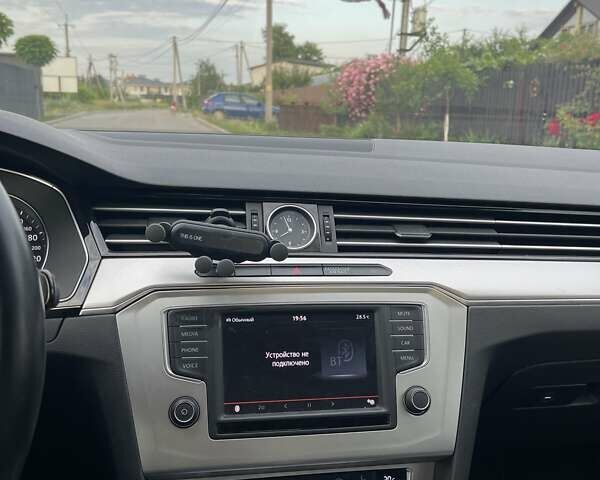 Белый Фольксваген Пассат, объемом двигателя 2 л и пробегом 175 тыс. км за 21500 $, фото 10 на Automoto.ua