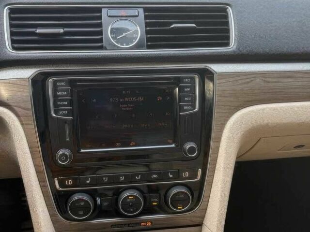 Білий Фольксваген Пассат, об'ємом двигуна 1.8 л та пробігом 77 тис. км за 2600 $, фото 9 на Automoto.ua