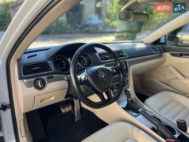 Фольксваген Пассат 2017 в Львове на Automoto.ua Белый Фольксваген Пассат, объемом двигателя 1.8 л и пробегом 78 тыс. км за 15750 $, фото 11 на Automoto.ua
