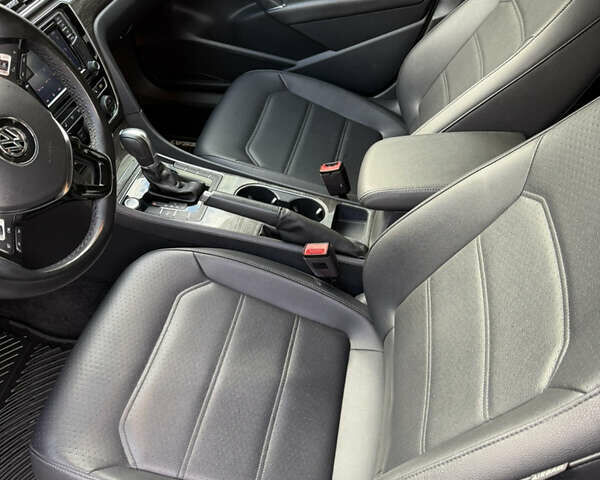 Фольксваген Пассат 2017 в Львове на Automoto.ua Белый Фольксваген Пассат, объемом двигателя 2 л и пробегом 88 тыс. км за 15900 $, фото 13 на Automoto.ua
