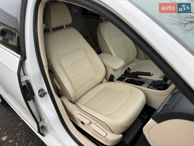 Белый Фольксваген Пассат, объемом двигателя 1.8 л и пробегом 150 тыс. км за 14600 $, фото 38 на Automoto.ua