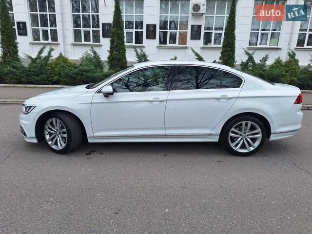 Белый Фольксваген Пассат, объемом двигателя 2 л и пробегом 200 тыс. км за 22500 $, фото 63 на Automoto.ua