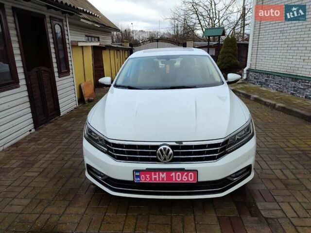 Белый Фольксваген Пассат, объемом двигателя 1.8 л и пробегом 185 тыс. км за 12600 $, фото 1 на Automoto.ua