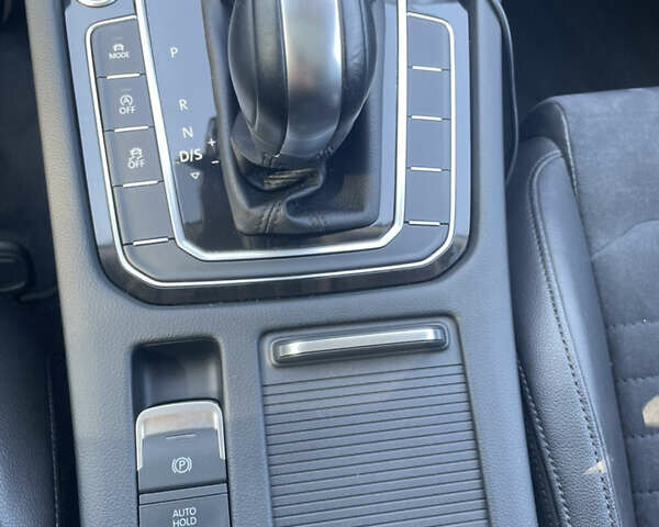 Белый Фольксваген Пассат, объемом двигателя 1.97 л и пробегом 123 тыс. км за 23499 $, фото 23 на Automoto.ua