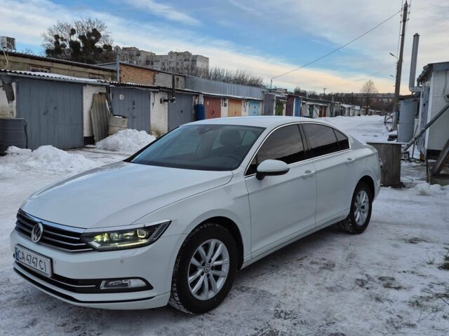 Белый Фольксваген Пассат, объемом двигателя 2 л и пробегом 256 тыс. км за 15940 $, фото 2 на Automoto.ua