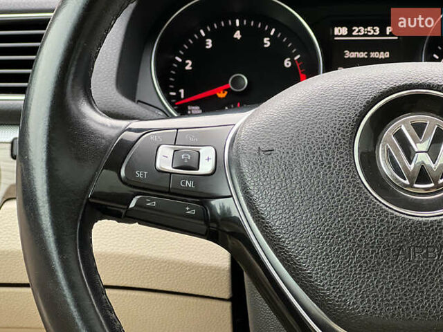 Білий Фольксваген Пассат, об'ємом двигуна 1.98 л та пробігом 115 тис. км за 12999 $, фото 11 на Automoto.ua