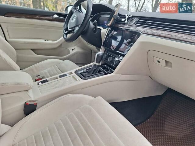 Белый Фольксваген Пассат, объемом двигателя 2 л и пробегом 200 тыс. км за 22500 $, фото 20 на Automoto.ua