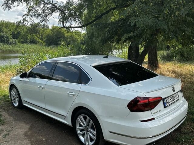 Белый Фольксваген Пассат, объемом двигателя 1.8 л и пробегом 200 тыс. км за 14990 $, фото 2 на Automoto.ua