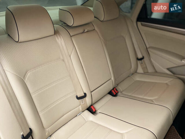 Белый Фольксваген Пассат, объемом двигателя 1.8 л и пробегом 198 тыс. км за 11990 $, фото 28 на Automoto.ua