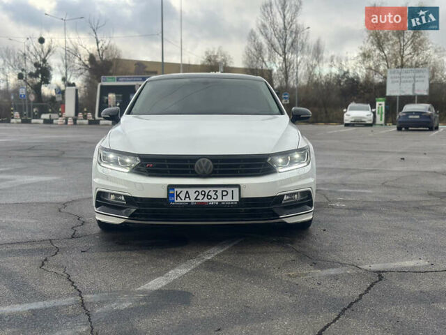 Белый Фольксваген Пассат, объемом двигателя 1.97 л и пробегом 178 тыс. км за 18900 $, фото 1 на Automoto.ua