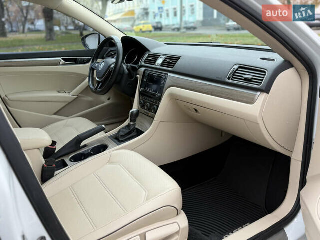 Белый Фольксваген Пассат, объемом двигателя 1.8 л и пробегом 150 тыс. км за 14600 $, фото 37 на Automoto.ua