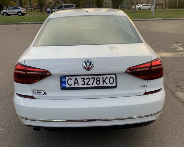 Білий Фольксваген Пассат, об'ємом двигуна 1.98 л та пробігом 161 тис. км за 15500 $, фото 10 на Automoto.ua