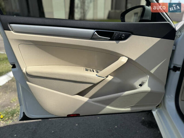 Белый Фольксваген Пассат, объемом двигателя 1.8 л и пробегом 78 тыс. км за 13800 $, фото 32 на Automoto.ua