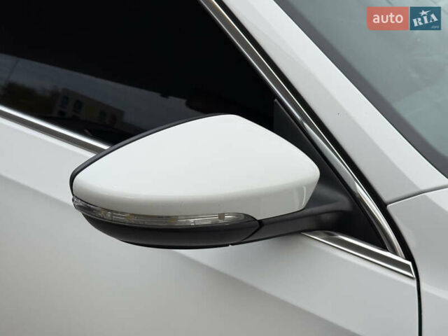 Белый Фольксваген Пассат, объемом двигателя 1.8 л и пробегом 57 тыс. км за 11299 $, фото 28 на Automoto.ua