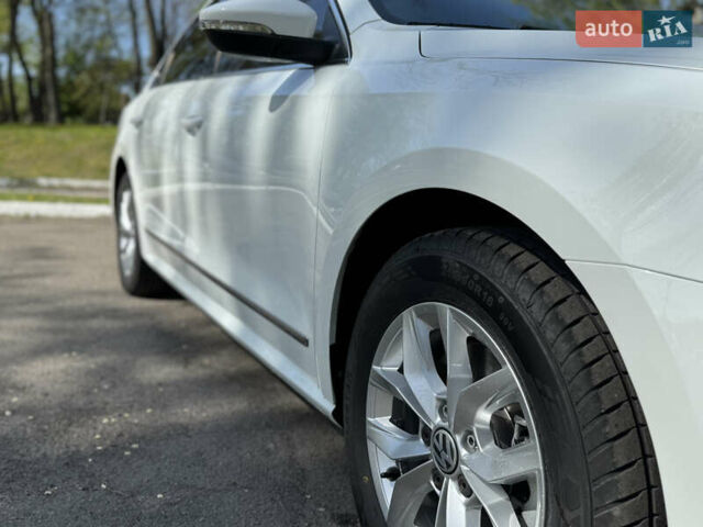 Белый Фольксваген Пассат, объемом двигателя 1.8 л и пробегом 78 тыс. км за 13800 $, фото 20 на Automoto.ua