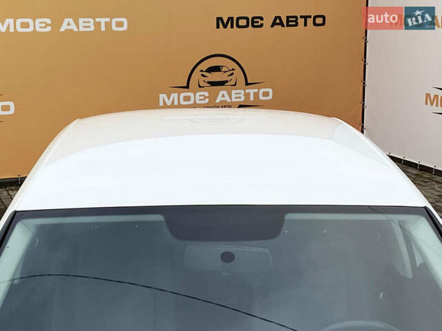 Белый Фольксваген Пассат, объемом двигателя 1.6 л и пробегом 220 тыс. км за 13500 $, фото 23 на Automoto.ua