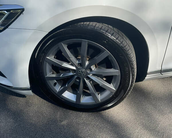 Белый Фольксваген Пассат, объемом двигателя 1.97 л и пробегом 123 тыс. км за 23499 $, фото 20 на Automoto.ua