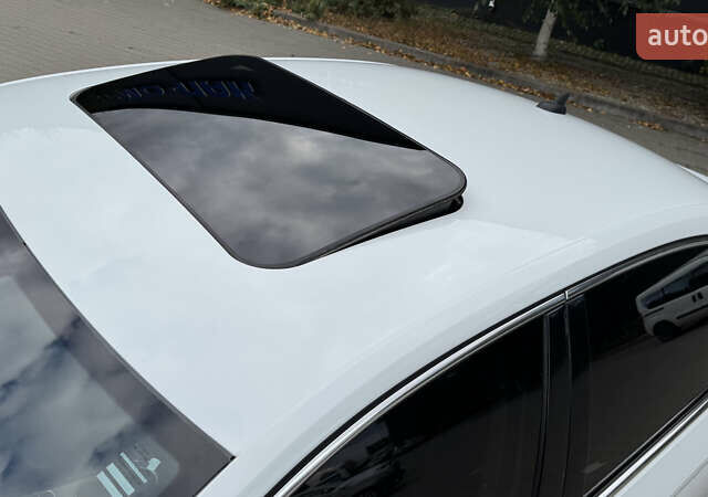 Білий Фольксваген Пассат, об'ємом двигуна 0 л та пробігом 175 тис. км за 13500 $, фото 9 на Automoto.ua