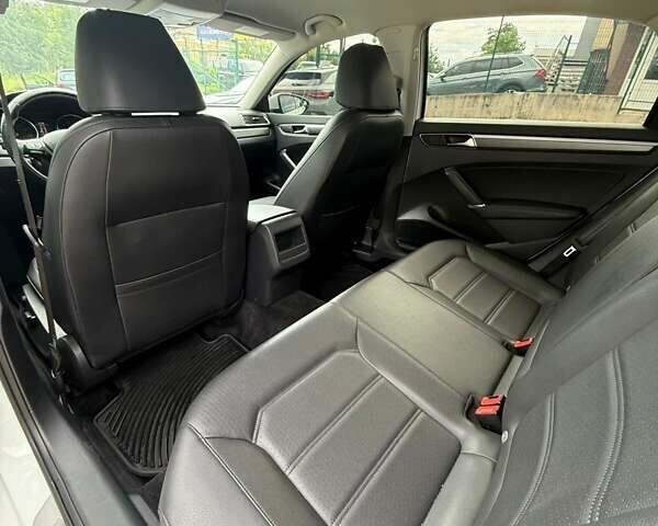 Белый Фольксваген Пассат, объемом двигателя 1.98 л и пробегом 140 тыс. км за 15600 $, фото 14 на Automoto.ua