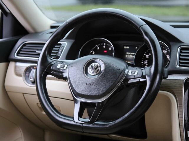 Белый Фольксваген Пассат, объемом двигателя 3.6 л и пробегом 136 тыс. км за 15500 $, фото 13 на Automoto.ua