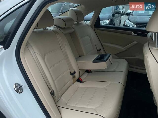 Белый Фольксваген Пассат, объемом двигателя 1.8 л и пробегом 167 тыс. км за 13990 $, фото 32 на Automoto.ua