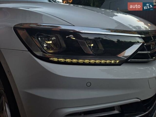 Белый Фольксваген Пассат, объемом двигателя 2 л и пробегом 200 тыс. км за 22500 $, фото 54 на Automoto.ua