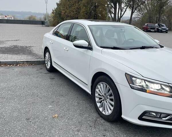 Білий Фольксваген Пассат, об'ємом двигуна 1.8 л та пробігом 181 тис. км за 14000 $, фото 10 на Automoto.ua