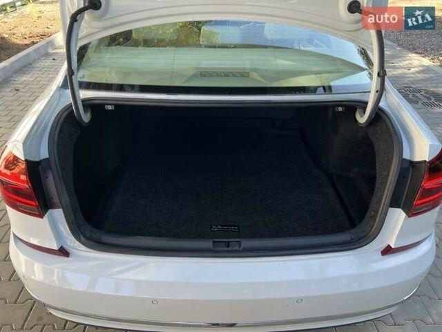 Фольксваген Пассат 2017 в Львове на Automoto.ua Белый Фольксваген Пассат, объемом двигателя 1.8 л и пробегом 78 тыс. км за 15750 $, фото 10 на Automoto.ua