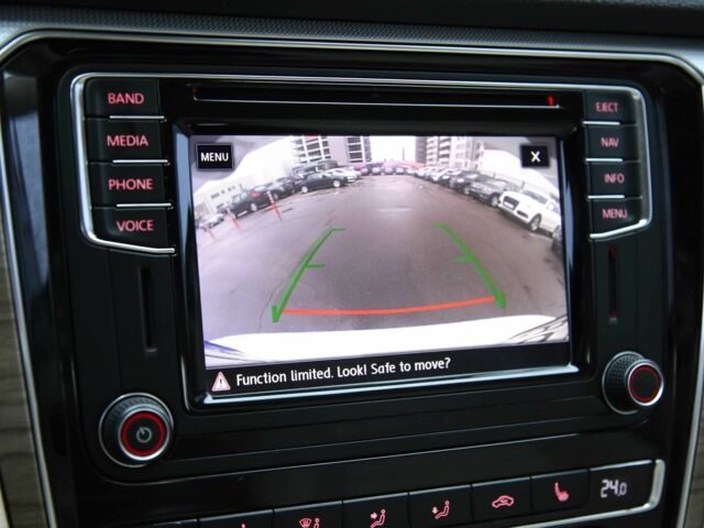 Белый Фольксваген Пассат, объемом двигателя 3.6 л и пробегом 136 тыс. км за 15500 $, фото 15 на Automoto.ua