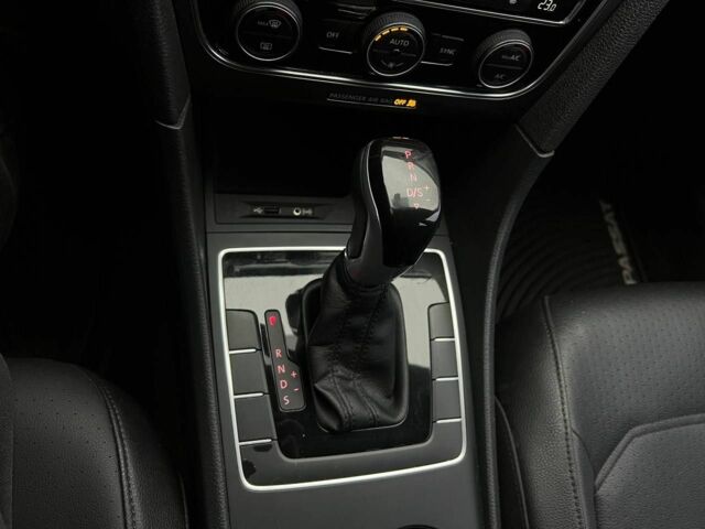 Белый Фольксваген Пассат, объемом двигателя 1.8 л и пробегом 109 тыс. км за 16500 $, фото 12 на Automoto.ua