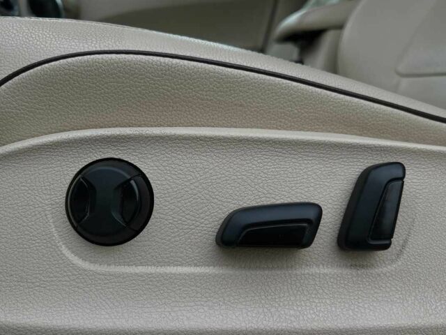 Білий Фольксваген Пассат, об'ємом двигуна 2 л та пробігом 115 тис. км за 12500 $, фото 18 на Automoto.ua