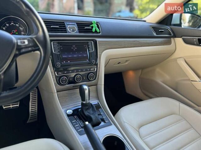 Фольксваген Пассат 2017 в Львове на Automoto.ua Белый Фольксваген Пассат, объемом двигателя 1.8 л и пробегом 78 тыс. км за 15750 $, фото 19 на Automoto.ua