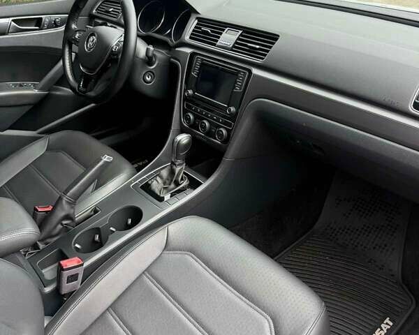 Белый Фольксваген Пассат, объемом двигателя 1.98 л и пробегом 140 тыс. км за 15600 $, фото 15 на Automoto.ua