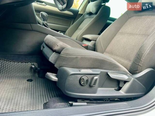 Белый Фольксваген Пассат, объемом двигателя 1.97 л и пробегом 240 тыс. км за 17900 $, фото 48 на Automoto.ua