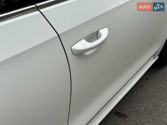 Белый Фольксваген Пассат, объемом двигателя 1.8 л и пробегом 57 тыс. км за 11299 $, фото 26 на Automoto.ua