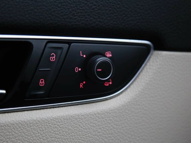 Белый Фольксваген Пассат, объемом двигателя 3.6 л и пробегом 136 тыс. км за 15500 $, фото 22 на Automoto.ua