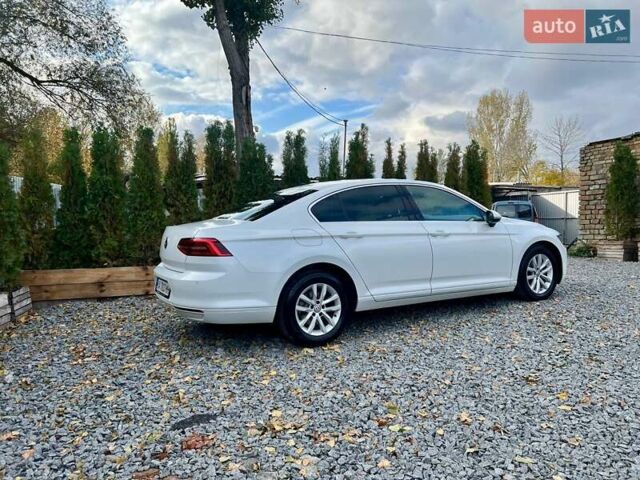 Белый Фольксваген Пассат, объемом двигателя 1.97 л и пробегом 240 тыс. км за 17900 $, фото 96 на Automoto.ua