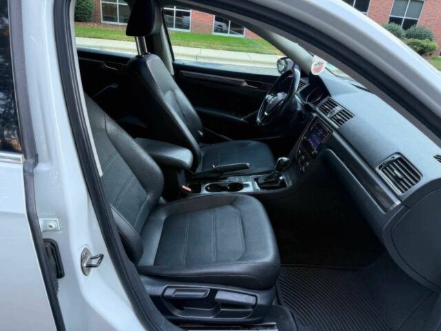 Білий Фольксваген Пассат, об'ємом двигуна 1.8 л та пробігом 59 тис. км за 2550 $, фото 8 на Automoto.ua