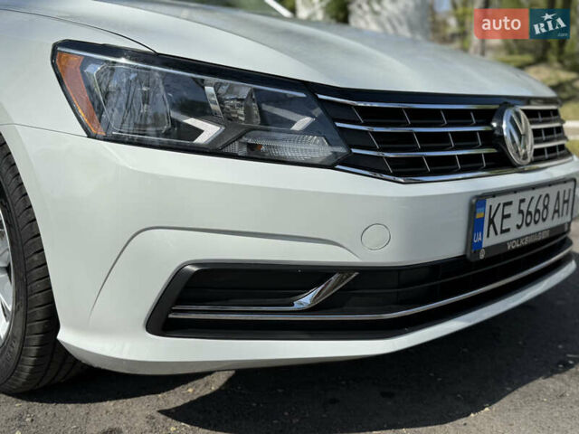 Белый Фольксваген Пассат, объемом двигателя 1.8 л и пробегом 78 тыс. км за 13800 $, фото 13 на Automoto.ua