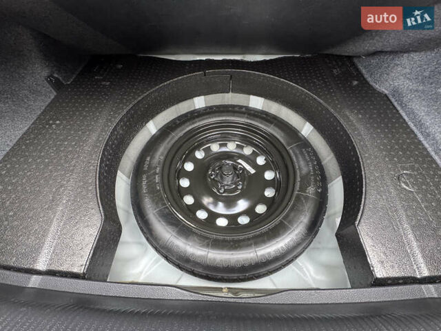 Білий Фольксваген Пассат, об'ємом двигуна 0 л та пробігом 175 тис. км за 13500 $, фото 18 на Automoto.ua