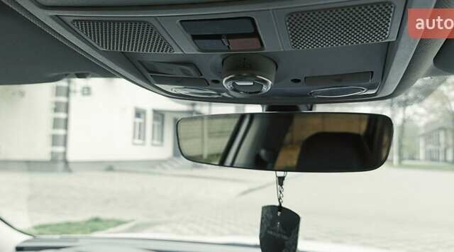 Белый Фольксваген Пассат, объемом двигателя 2 л и пробегом 200 тыс. км за 15300 $, фото 16 на Automoto.ua