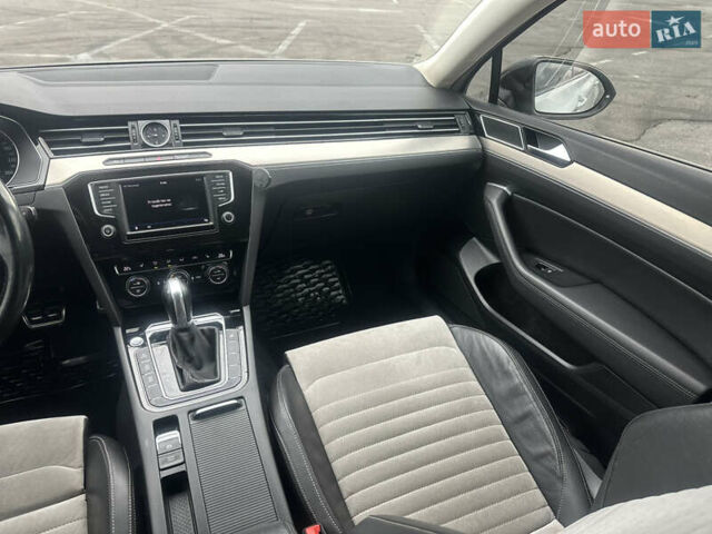 Белый Фольксваген Пассат, объемом двигателя 1.97 л и пробегом 178 тыс. км за 18900 $, фото 20 на Automoto.ua