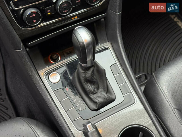 Белый Фольксваген Пассат, объемом двигателя 1.8 л и пробегом 57 тыс. км за 11299 $, фото 42 на Automoto.ua