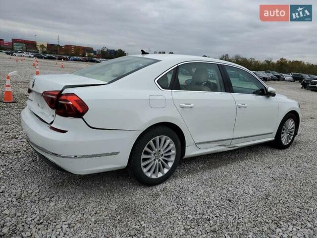 Белый Фольксваген Пассат, объемом двигателя 1.8 л и пробегом 141 тыс. км за 1800 $, фото 2 на Automoto.ua