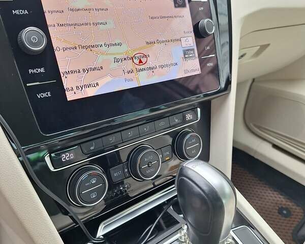 Белый Фольксваген Пассат, объемом двигателя 2 л и пробегом 200 тыс. км за 22500 $, фото 26 на Automoto.ua