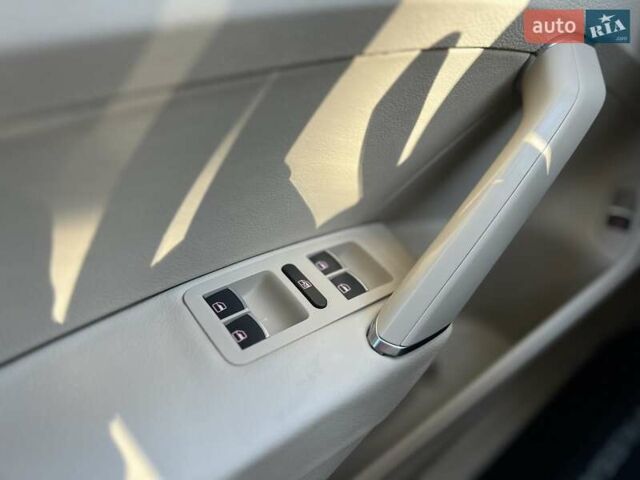 Фольксваген Пассат 2017 в Львове на Automoto.ua Белый Фольксваген Пассат, объемом двигателя 1.8 л и пробегом 78 тыс. км за 15750 $, фото 23 на Automoto.ua