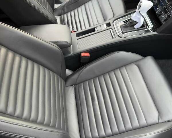 Белый Фольксваген Пассат, объемом двигателя 1.97 л и пробегом 101 тыс. км за 26000 $, фото 8 на Automoto.ua